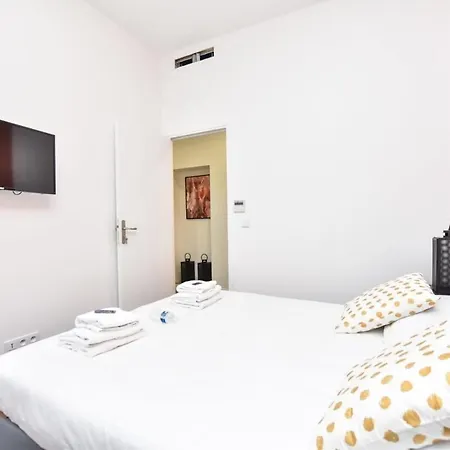 Daire Modern 3bd For 8 Guests In Bastille Voltaire Paris