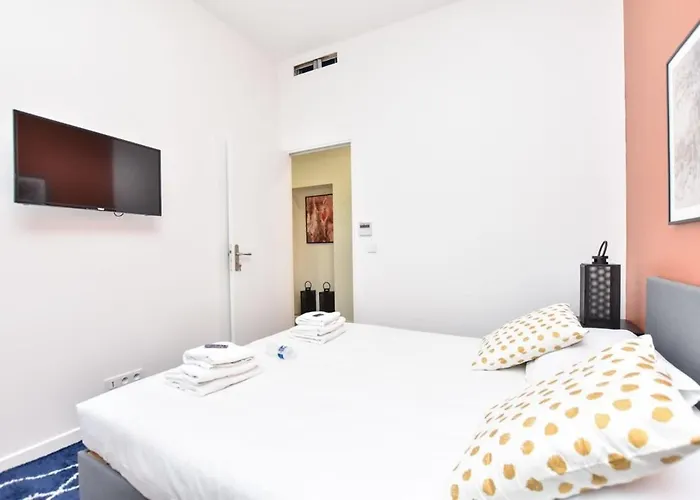 Daire Modern 3bd For 8 Guests In Bastille Voltaire Paris