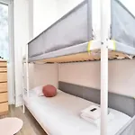 Modern 3bd For 8 Guests In Bastille Voltaire Apartment