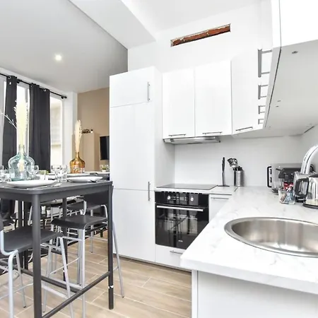 Modern 3bd For 8 Guests In Bastille Voltaire Apartment *