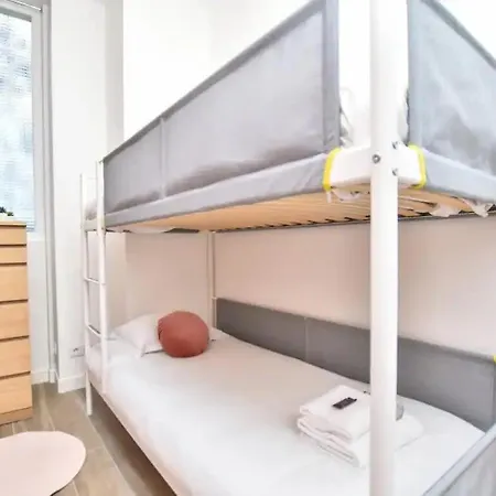 Modern 3bd For 8 Guests In Bastille Voltaire Apartman