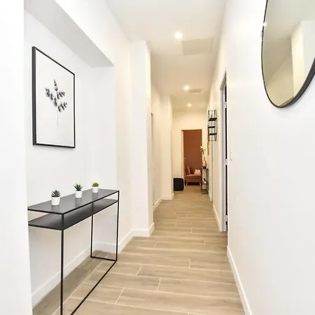 Modern 3bd For 8 Guests In Bastille Voltaire Apartment *