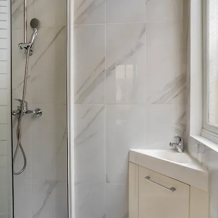 Modern 3bd For 8 Guests In Bastille Voltaire 公寓
